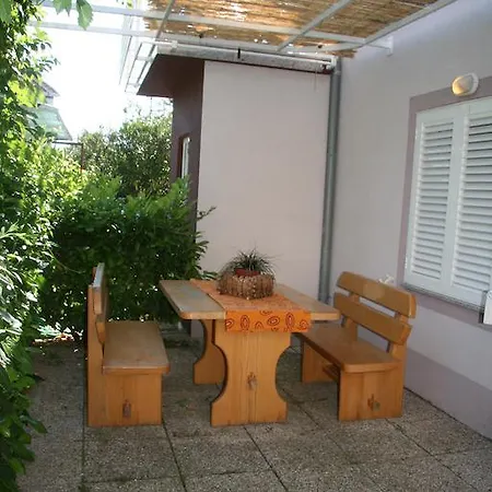 Irena Krk Apartman *